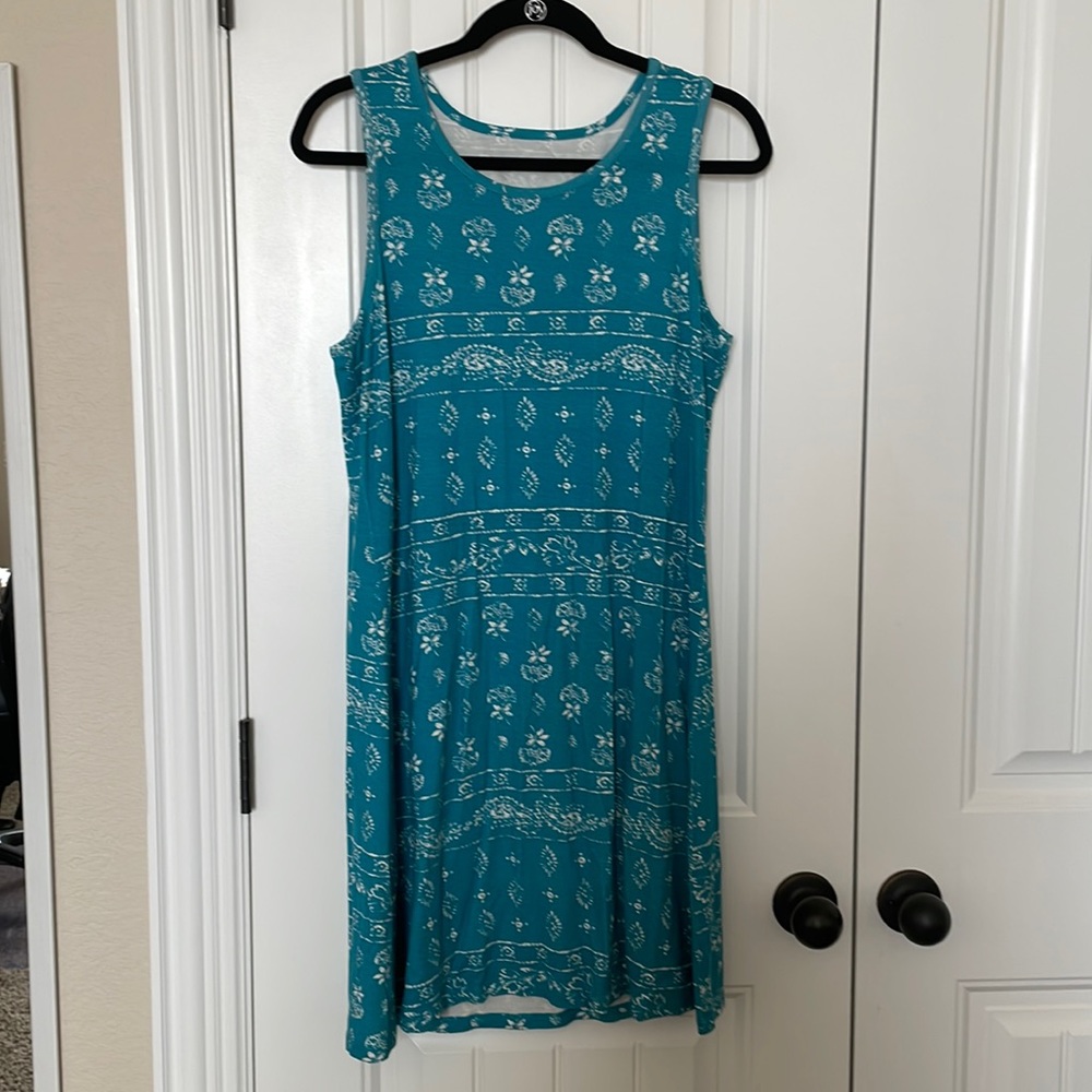 Cute summery dress. Never worn.